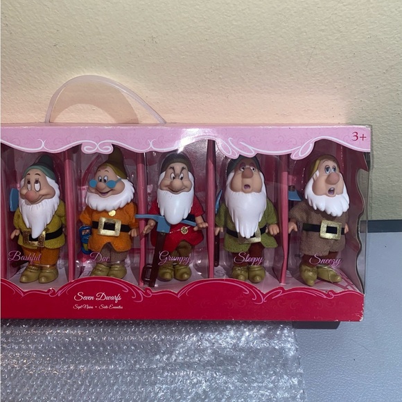 Disney Seven Dwarfs With Lantern & Tools, Color: Multicolor, For Ages: 3+ - Picture 5 of 10